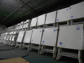 CADEIRAS E MESAS DE METAL