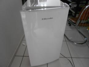 FRIGOBAR DE 170 LITROS